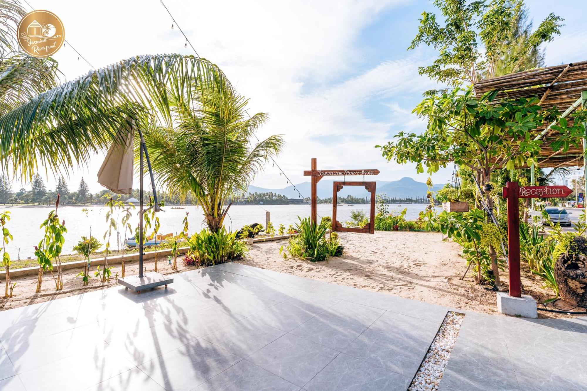 Jasmine River Front Hotel Kampot Kültér fotó